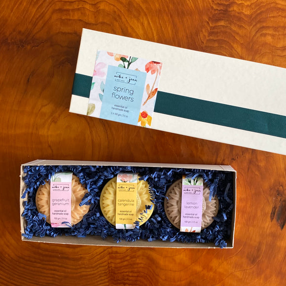 spring flower soaps : boxed set